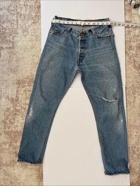 Re/Done Levi’s Women's Light Blue Slim-Straight Distressed Jeans